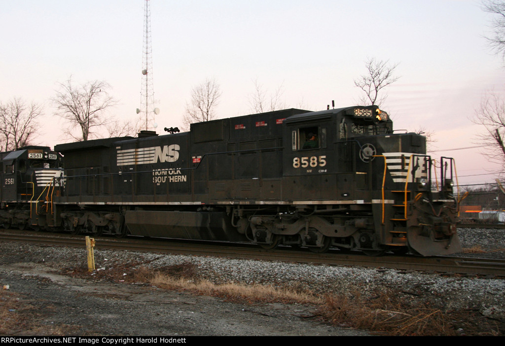 NS 8585